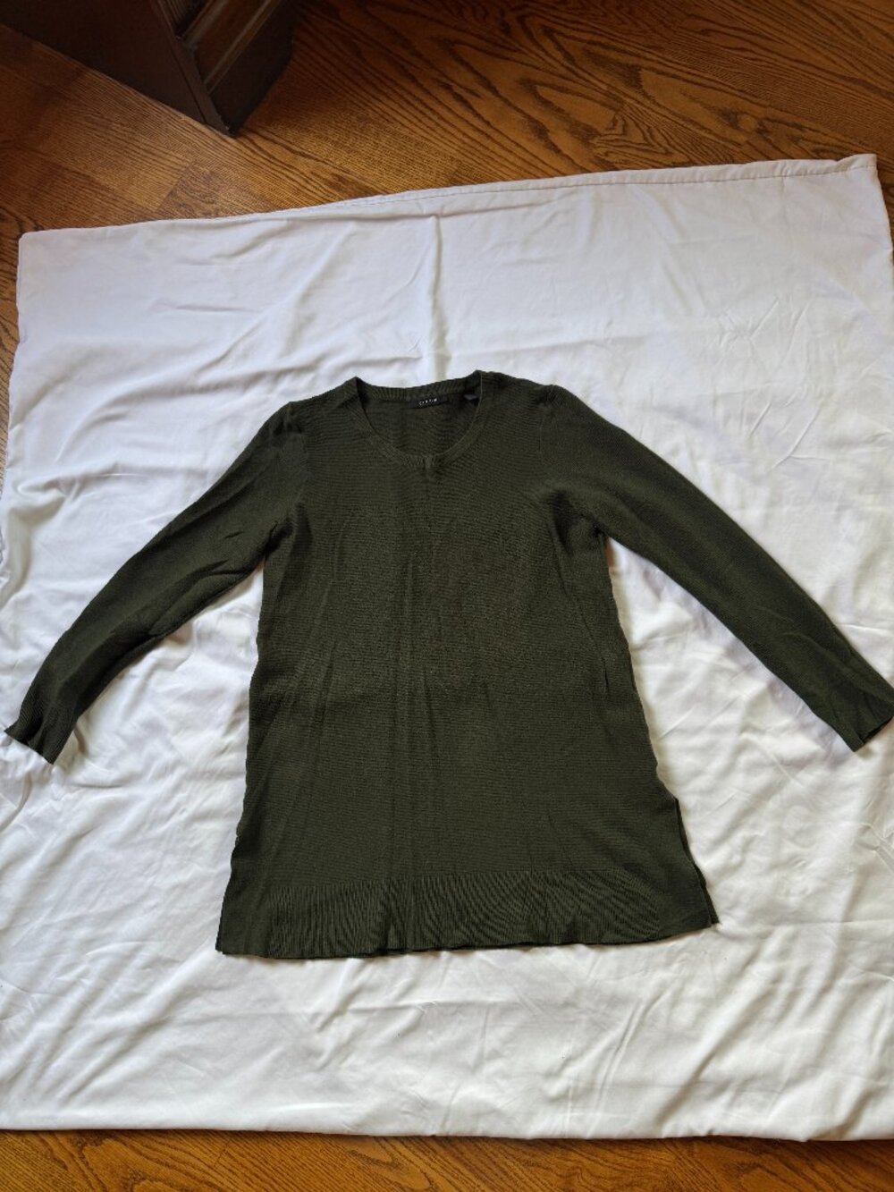 Cyrus Olive Green Tunic Sweater Women's Large Lightweight Long Sleeve Knit Top
